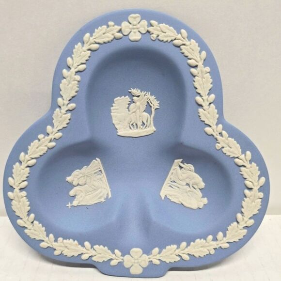 Blue Wedgwood Jasperware Club Shaped Trinket Dish Ashtray - Picture 1 of 7